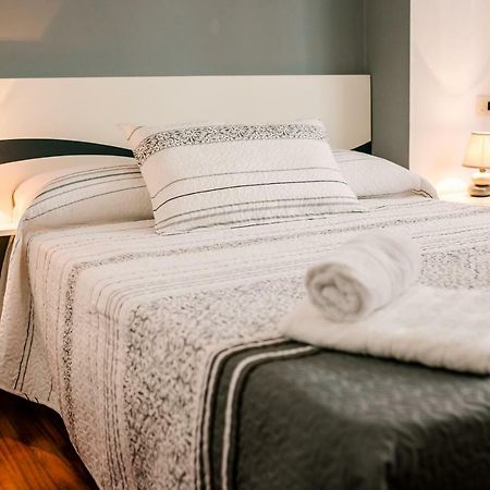 Apartamentos Enteros O Lagar Melide Bagian luar foto